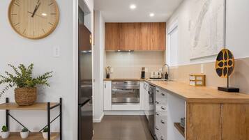 Microwave, oven, stovetop, dishwasher