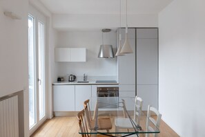 Private kitchen - Bright Two-Room Apartment with Terrace - Mirable PM (Milano)