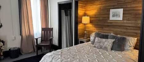 5 bedrooms, iron/ironing board, free WiFi, bed sheets