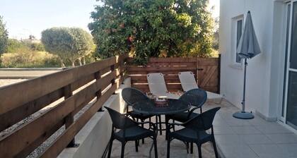 Ground Floor 2-bedroom apartment in delightful Polis Chrysochous with AC