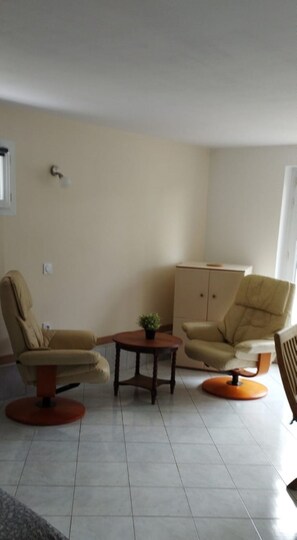 Interior - Charming country studio (Dolmayrac)