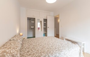 3 dormitoris, planxa i posts de planxar i wifi gratuïta