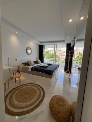 1 bedroom, iron/ironing board, internet, bed sheets