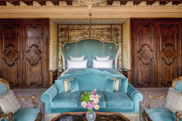 Junior Suite, Lagoon View | In-room safe, blackout drapes, free WiFi
