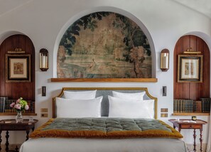 Junior Suite, Garden View | In-room safe, blackout drapes, free WiFi