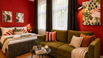 1 Schlafzimmer, Schreibtisch, Bügeleisen/Bügelbrett, Reisekinderbett