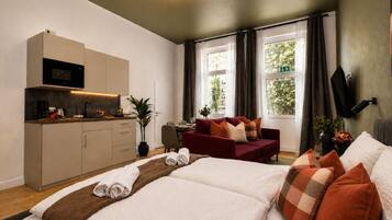 1 Schlafzimmer, Schreibtisch, Bügeleisen/Bügelbrett, Reisekinderbett