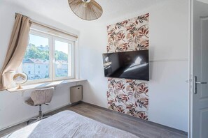 1 chambre, fer et planche à repasser, Wi-Fi, draps fournis