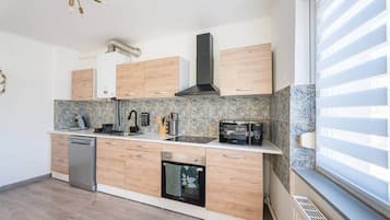 Fridge, microwave, oven, dishwasher