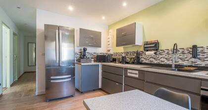 16. Private room 13m² - Wifi - Aparthotel 120m² - France