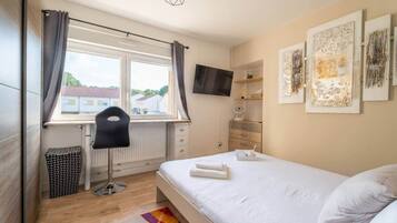 1 chambre, fer et planche à repasser, Wi-Fi, draps fournis