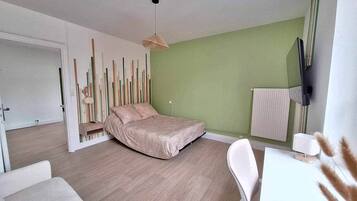 2 habitaciones, tabla de planchar con plancha, wifi y ropa de cama