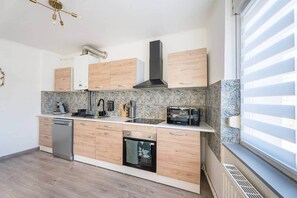 Fridge, microwave, oven, dishwasher