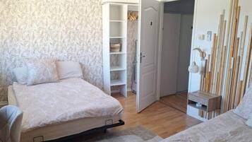 1 chambre, fer et planche Ă repasser, Wi-Fi, draps fournis