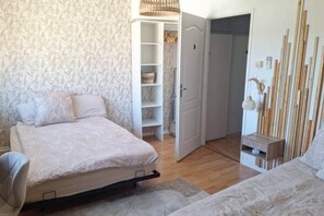 1 bedroom, iron/ironing board, WiFi, bed sheets