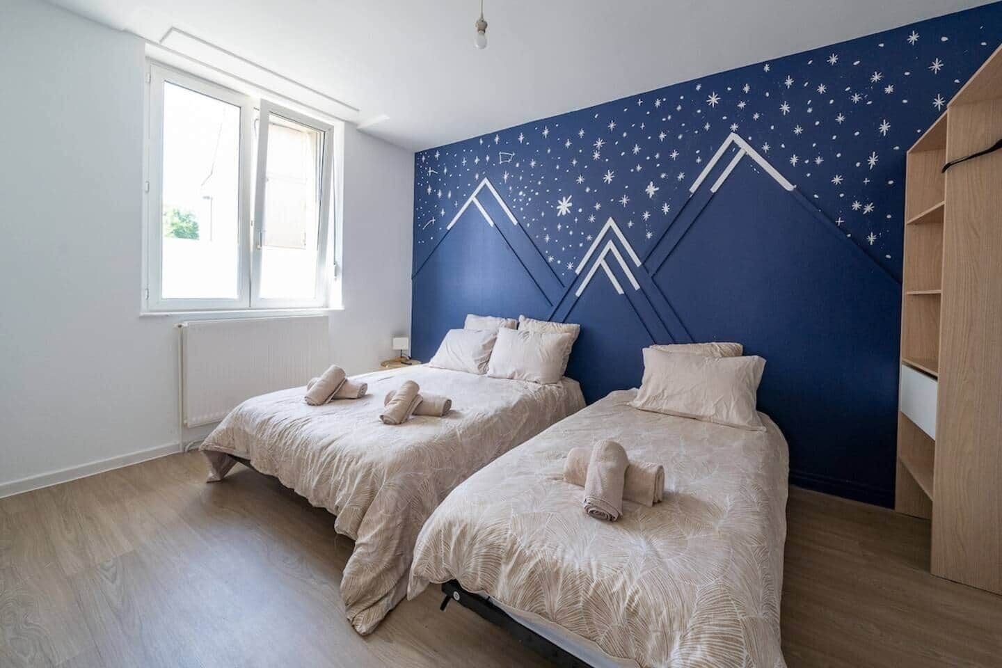 2 habitaciones, tabla de planchar con plancha, wifi y ropa de cama 