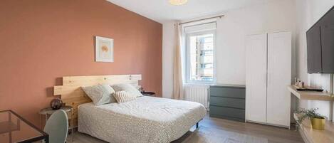 1 bedroom, iron/ironing board, WiFi, bed sheets