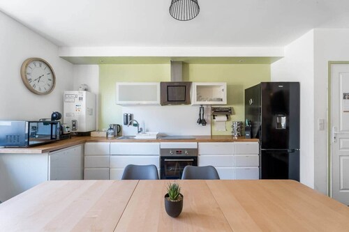 14.Chambre privée 22m² + Canapé lit - WIFI - 120m²