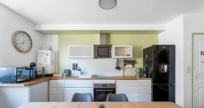 14.Chambre privĂ©e 22mÂČ + CanapĂ© lit - WIFI - 120mÂČ