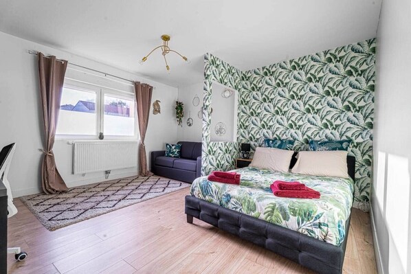 1 bedroom, iron/ironing board, WiFi, bed sheets