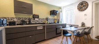 Chambre 30m² - Salon privé - 2TV - Wifi - 120m²