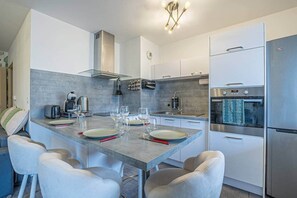 Fridge, microwave, oven, dishwasher