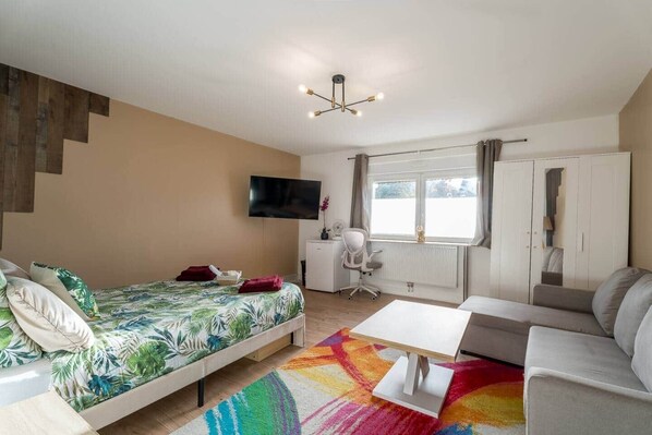 1 bedroom, iron/ironing board, WiFi, bed sheets