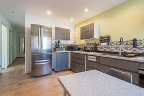 Fridge, microwave, oven, dishwasher