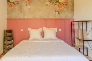 2 chambres, fer et planche à repasser, Wi-Fi, draps fournis