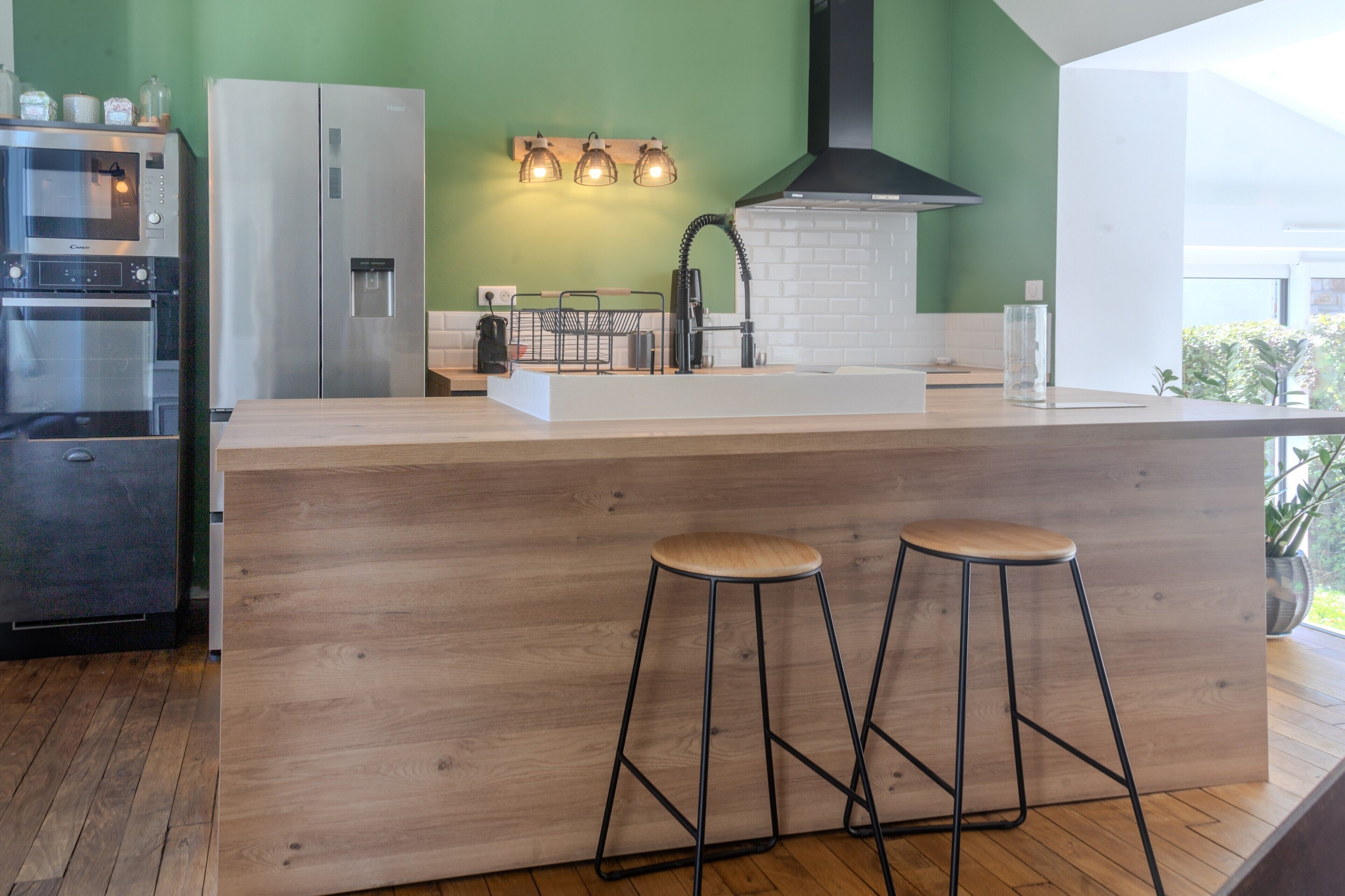 Kylskåp, mikrovågsugn, ugn och spishäll