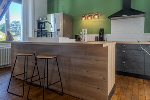 Fridge, microwave, oven, stovetop - Charming Cottage - Saint-Junien (Saint junien)