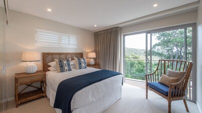 Waves #14 by Discover Stradbroke – Premium Beachfront Escape