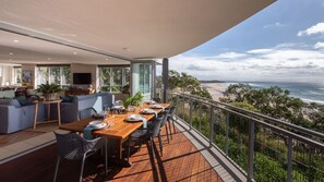 تناول الطعام بالخارج