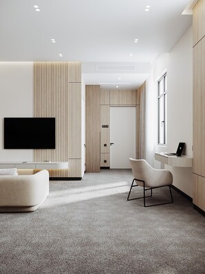 Grand studio suite, aan de binnenplaats | Hypoallergeen beddengoed, een minibar, een kluis op de kamer, een bureau