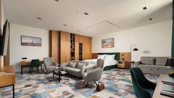 Grand Studio Suite, 1 King Bed with Sofa bed, Bathtub, Courtyard View | View from room