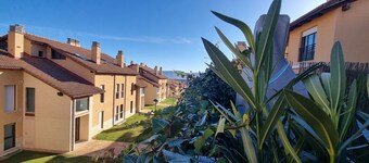 Wood, Wine and Golf.