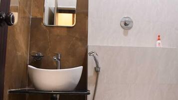 Shower, free toiletries, soap, shampoo