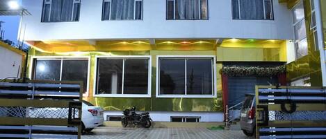 Façana frontal de l'allotjament