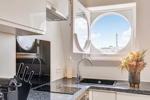 House | Private kitchen | Fridge, microwave, oven, stovetop - Bright Studio - 2P - Arc de Triomphe (Paris)