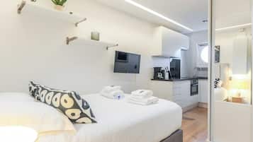 House | 1 bedroom, laptop workspace, iron/ironing board, bed sheets