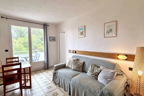 TV - Soha - Appartement Proche Plages & Centre (Cavalaire-sur-Mer)
