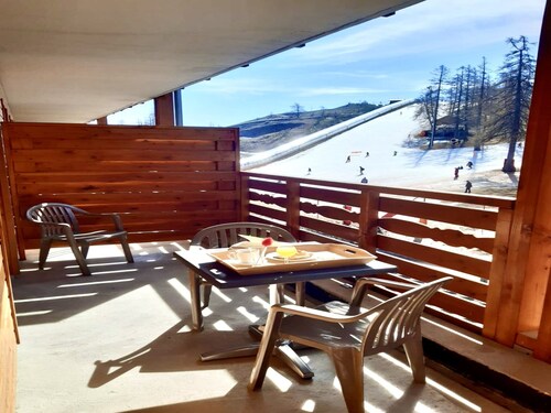 Apartment on the Foot of Slopes in Guillaumes