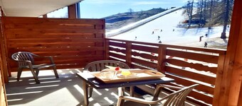 Apartment on the Foot of Slopes in Guillaumes