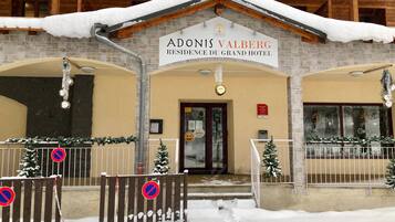 Apartment | Reception