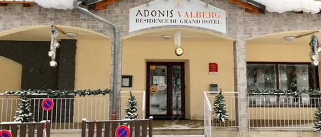 Apartment | Meja sambut tetamu