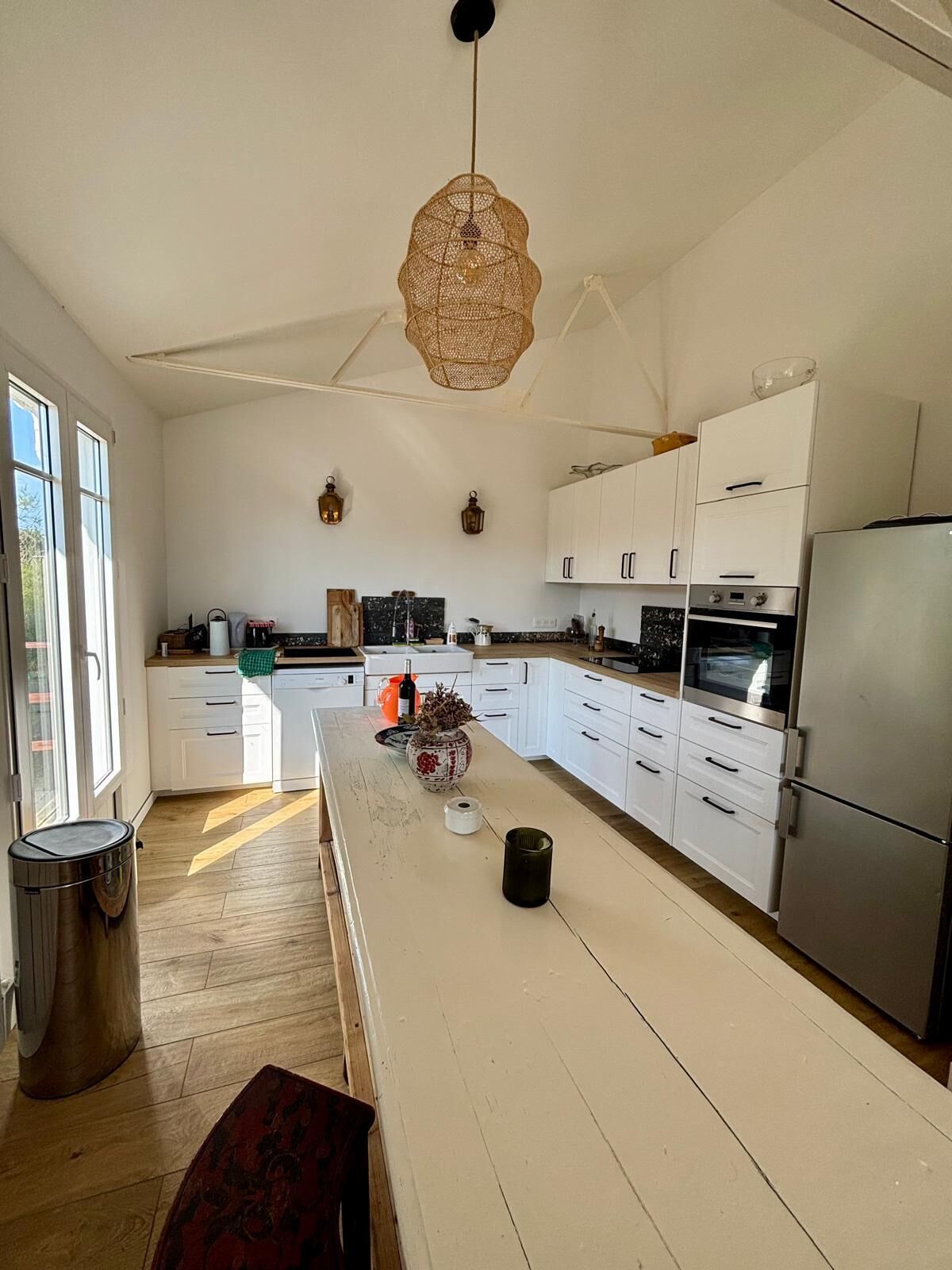 Microondas, horno, placa de cocina y lavavajillas