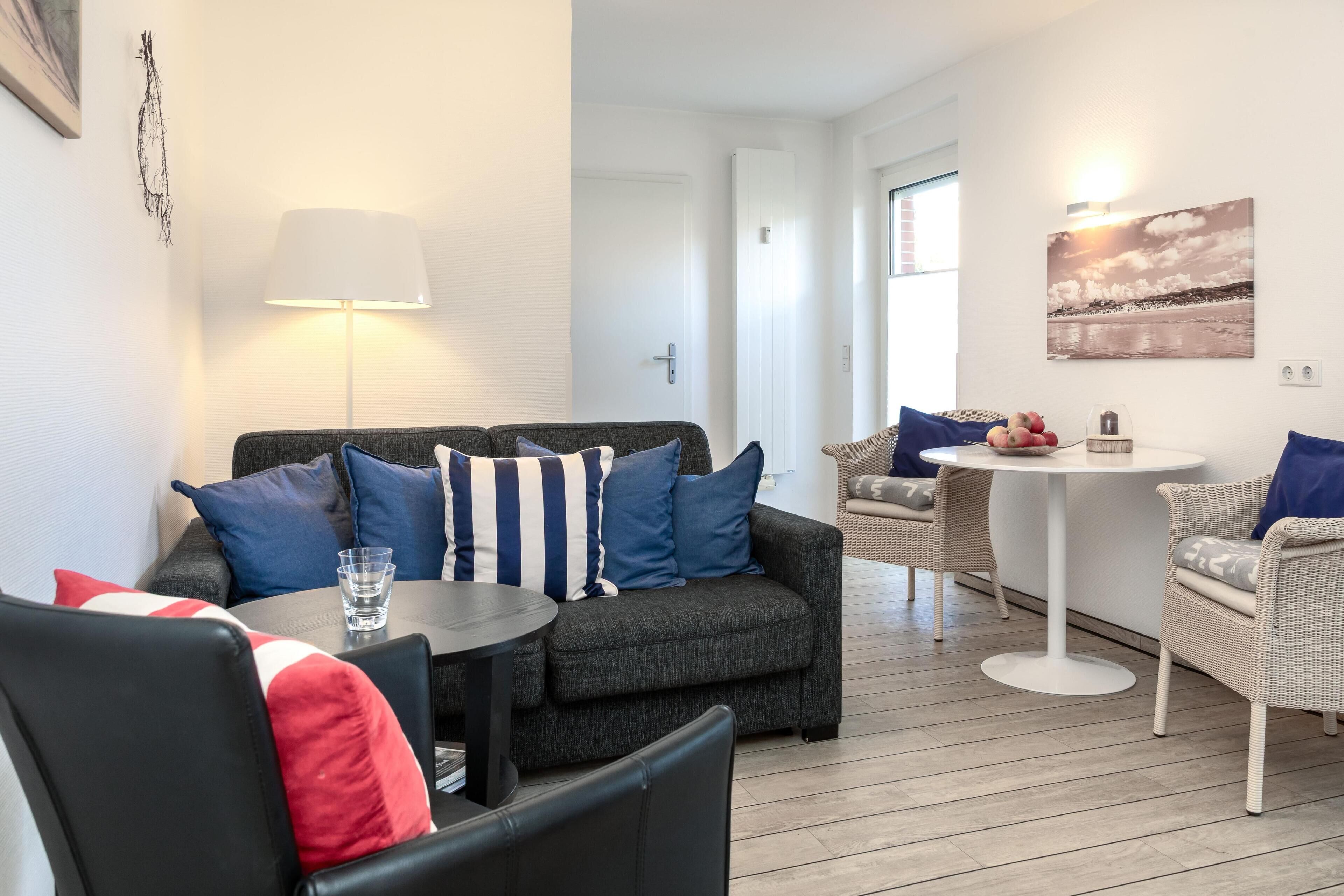 Comfortable Apartment With Box-spring Bed And 3 Terraces And 2 Beach Chairs - Juist