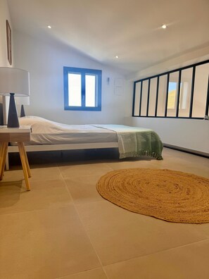 2 bedrooms, Internet, bed sheets