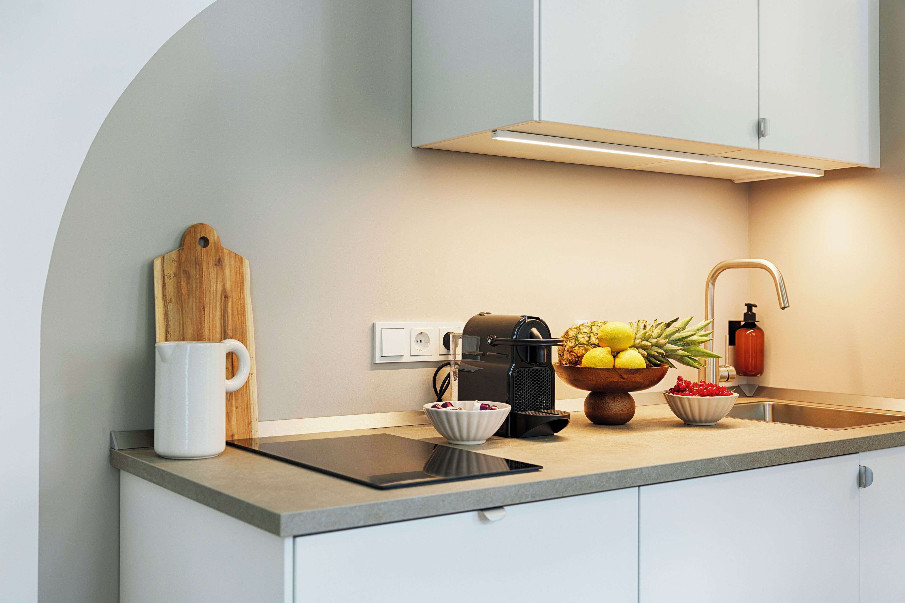 Deluxe Studio, Balcony | Blackout curtains, iron/ironing board, travel cot, free WiFi