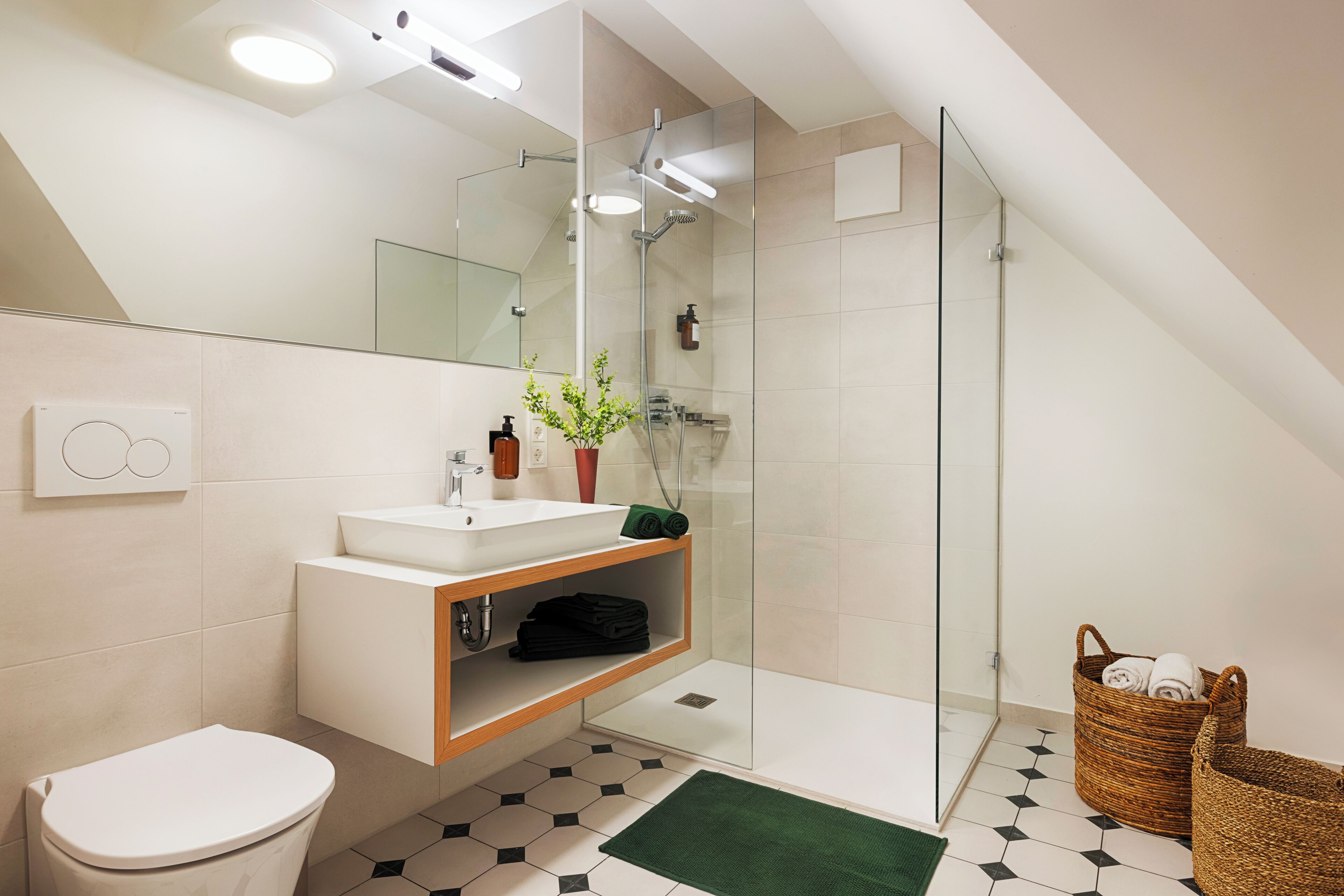 Superior Apartment | Bathroom